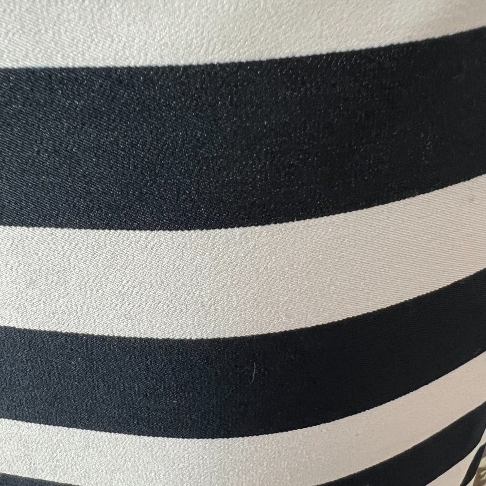 Navy & White Hugo Boss striped skirt! - Picture 5 of 5